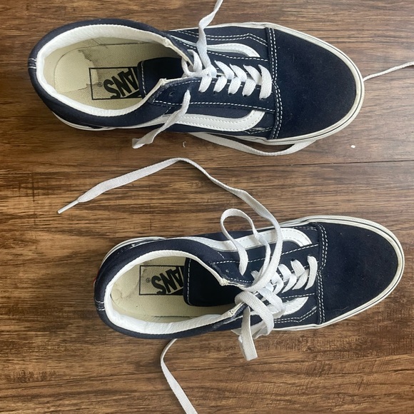 Vans - Picture 2 of 3